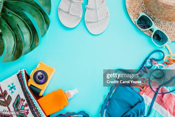 top view woman summer stuff - bolsa objeto manufaturado - fotografias e filmes do acervo