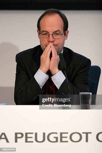 Jean-Martin Folz, chief executive officer of PSA Peugeot Citroen pauses at a news conference in Paris, France, Wednesday, February 8, 2006.PSA...