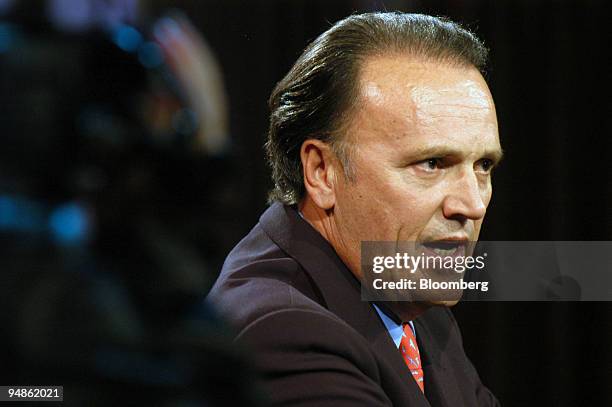 Richard Scrushy speaks at a news conference in Birmingham, Alabama on October 27, 2005. Scrushy, who was acquitted in June of a $2.7 billion fraud,...