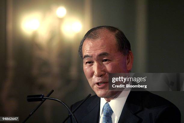 Atsutoshi Nishida, chief executive officer Toshiba Corp., speaks during a signing ceremony in London, Monday, February 6, 2006. Toshiba Corp.,...