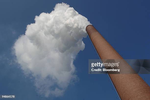Smokestack releases smoke at the Suedzucker factory in Gross-Gerau, near Mannheim, Germany, Thursday, October 13, 2005.