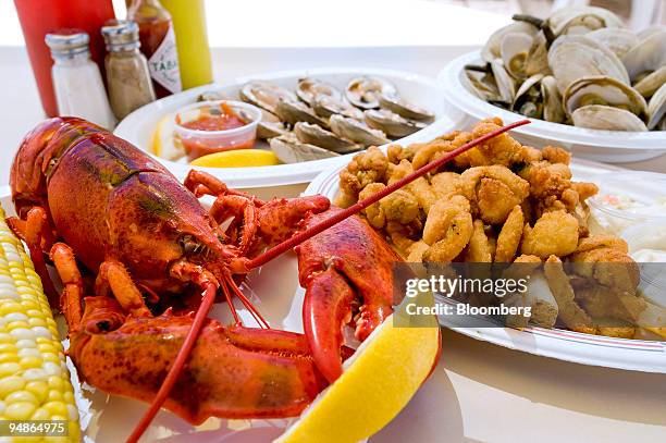 Clam Shell Menu Clams On Half Shell Photos and Premium High Res Pictures - Getty Images