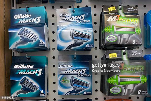 21 Gillette Mach 3 Razor Stock Photos, High-Res Pictures, and Images -  Getty Images