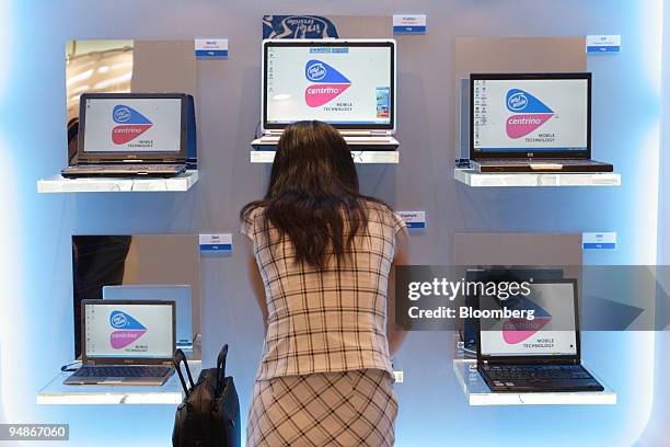 2005 Computer Intel 121 Computex Information Stock Photos, High-Res Pictures, and Images ...