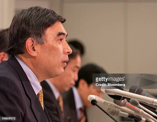 Sony Corp. Executive Deputy President / CFO Katsumi Ihara speaks to reporters at a press briefing at the Tokyo Stock Exchange on October 28, 2004....