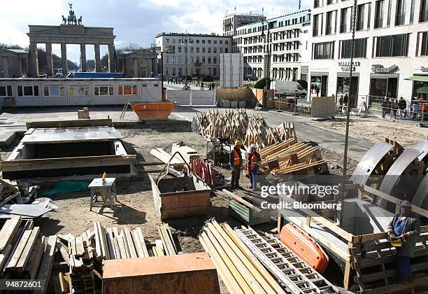 Work on the Hochtief construction site for the new Unter den Linden U-Bahn subway station in Berlin, Germany, continues on Tuesday, March 25, 2008....
