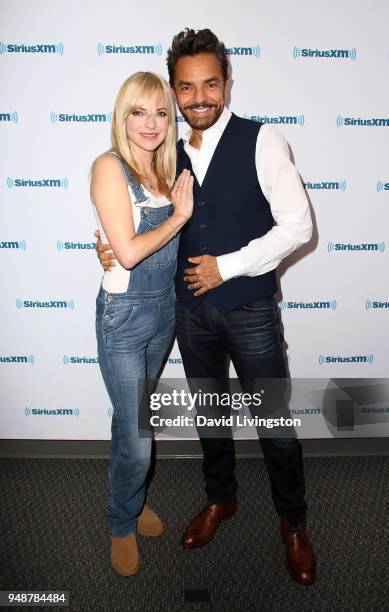 Actors Anna Faris and Eugenio Derbez visit SiriusXM Studios on April 19, 2018 in Los Angeles, California.