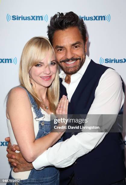 Actors Anna Faris and Eugenio Derbez visit SiriusXM Studios on April 19, 2018 in Los Angeles, California.