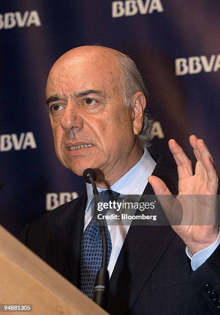 Francisco Gonzalez, chairman of Banco Bilbao Vizcaya Argenta SA, speaks at a news conference in Madrid, Spain, Monday, February 2, 2004. BBVA,...