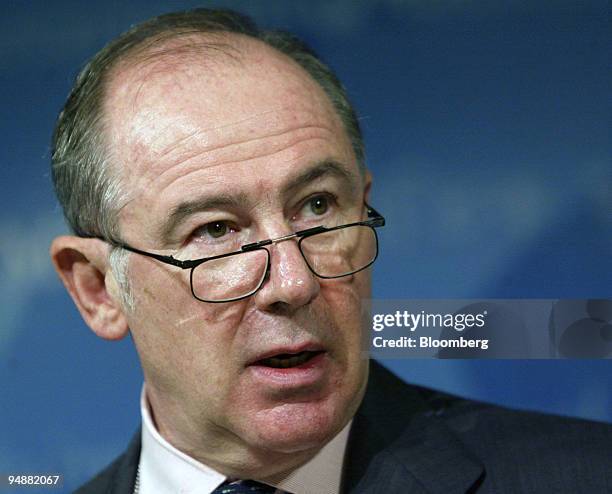 Rodrigo de Rato, managing director of the International Monetary Fund, delivers a media briefing on the first day of the annual meetings of the World...