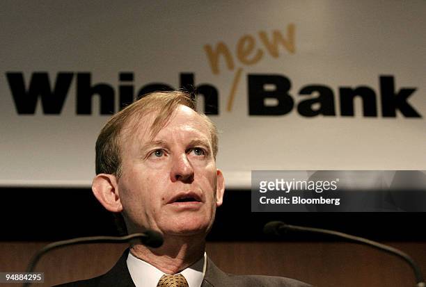 Commonwealth Bank of Australia Chief Executive David Murray speaks at a press conference in Sydney, Australia, Wednesday, February 11, 2004....