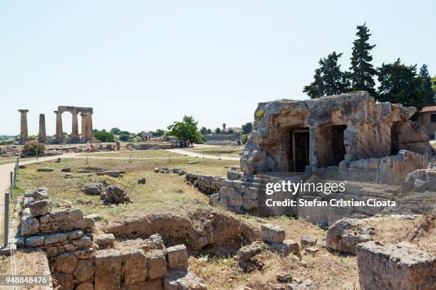 temple of apollo, corinth, greece - templo de apolo corinto imagens e fotografias de stock