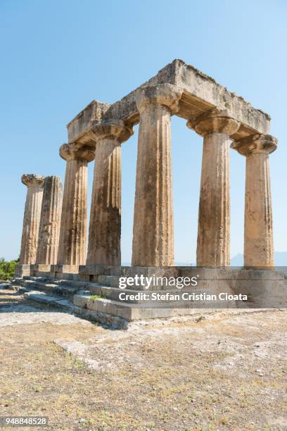 the temple of apollo, corinth, greece - templo de apolo corinto imagens e fotografias de stock