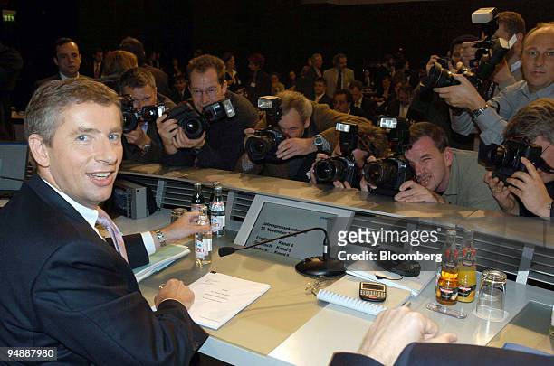 Siemens Chief Executive Klaus Kleinfeld is photographed prior to a press conference in Munich, Germany, Thursday, November 10, 2005. Siemens AG,...