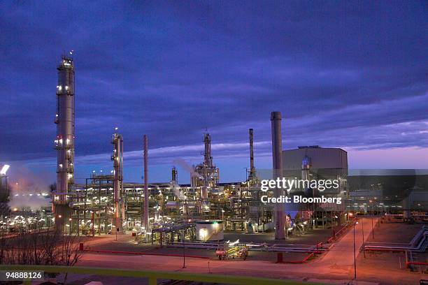 This is a Repsol-YPF oil refinery in Plaza Huincul, Neuquen province, Patagonia Argentina, 800 miles South of Buenos Aires, Thursday, May 12, 2005....