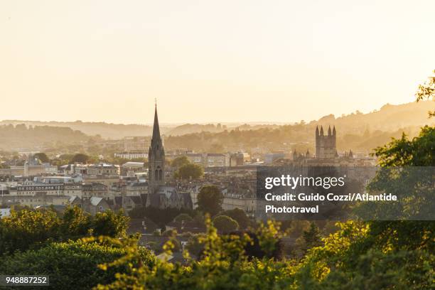 view of bath from bathwick meadows - bath inglaterra - fotografias e filmes do acervo