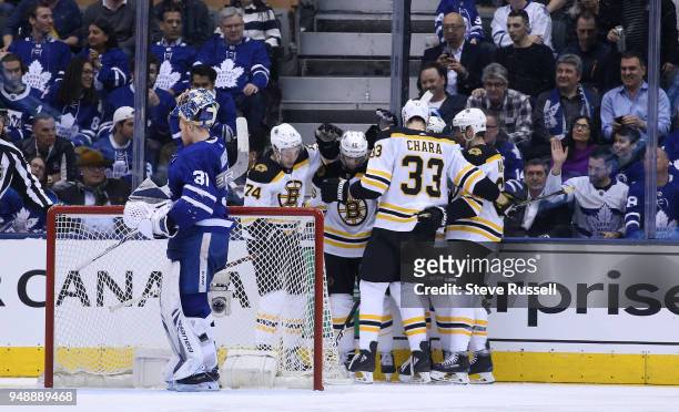 The Bruins score in the third period as the Toronto Maple Leafs lose game 4 to the Boston Bruins 3-1 their first round NHL Stanley Cup playoff series...