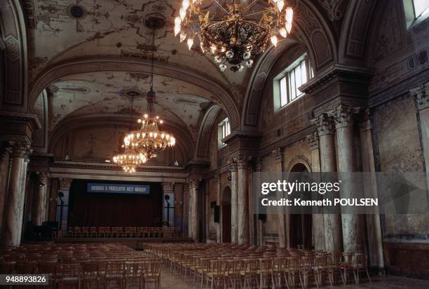 Salle de conférence du casino de Marienbad , en juin 1990, République tchèque.