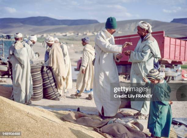 Le marché du moussem d'Imilchil, dans le Haut Atlas au Maroc, en 1983.