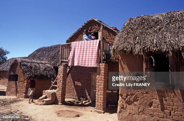 Maison traditionnelle en brique à Antananarivo, en 1988, Madagascar.