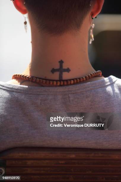 Jeune femme tatouée, Bruxelles, Belgique.