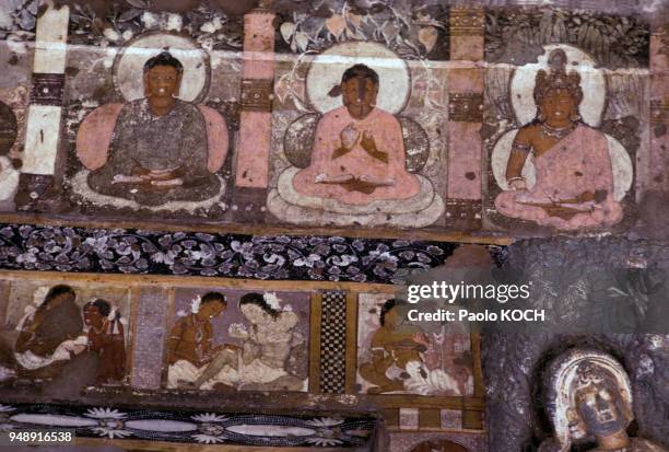 Fresque du VIème siècle des grottes d'Ajanta, en Inde, en novembre 1967.