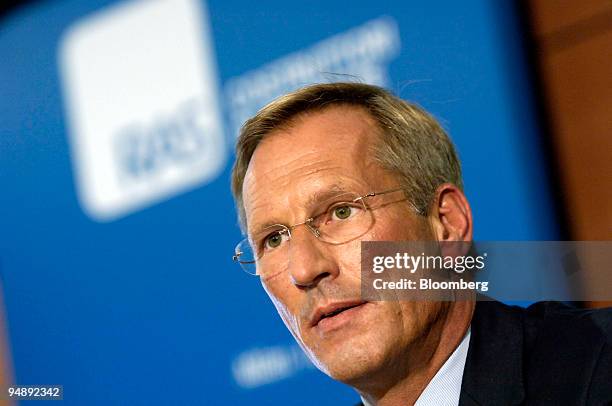 Michael Diekmann, chief executive of Allianz speaks at a news conference in Milan, Italy, Monday, September 12, 2005. Shares of Riunione Adriatica di...