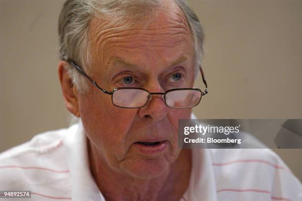 Boone Pickens, chairman of BP Capital LLC, is shown in his Dallas office Tuesday, August 31, 2004.