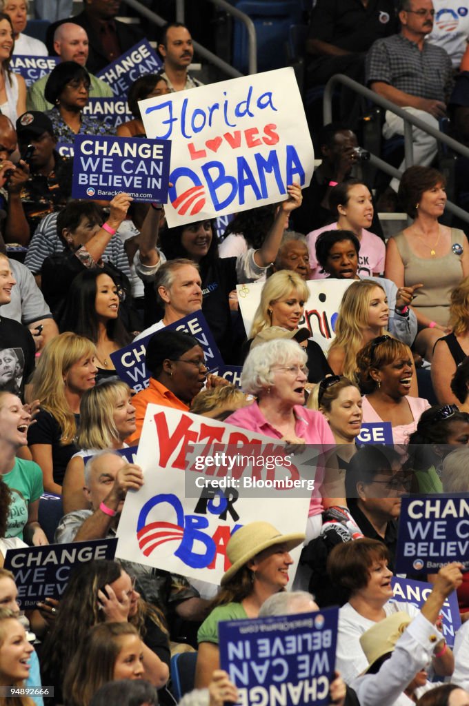 Supporters cheer for Barack Obama, U.S. senator from Illinoi