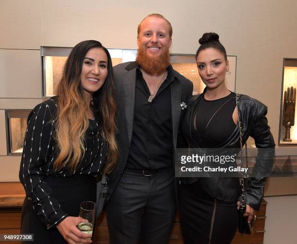 Baseball player Justin Turner poses with fans at the Justin Turner Beverly Hills Event at David Yurman on April 19, 2018 in Beverly Hills, California.