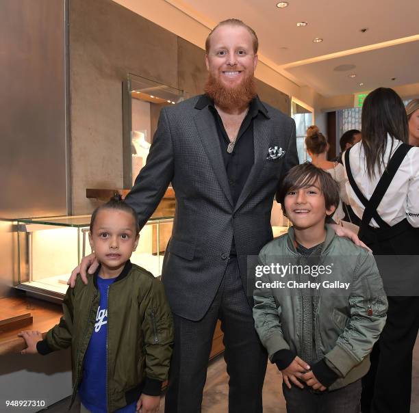 Baseball player Justin Turner poses with fans at the Justin Turner Beverly Hills Event at David Yurman on April 19, 2018 in Beverly Hills, California.