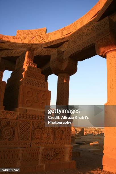 chowkundi tombs karachi - pakistan - chaukundi tombs stock pictures, royalty-free photos & images