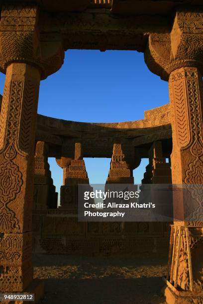 chowkundi tombs karachi - pakistan - chaukundi tombs stock pictures, royalty-free photos & images