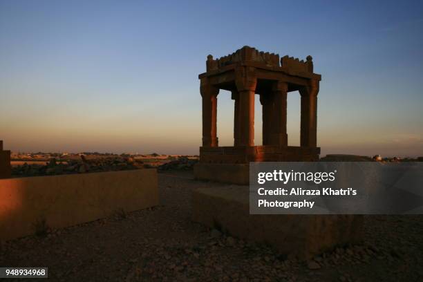 chowkundi tombs karachi - pakistan - chaukundi tombs stock pictures, royalty-free photos & images