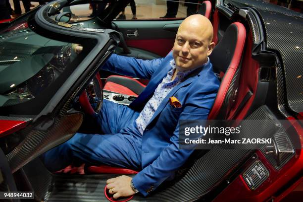 Christian Erland Harald von Koenigsegg, designer suédois fondateur de de la marque automobile portant son nom, au volant de la nouvelle voiture de...