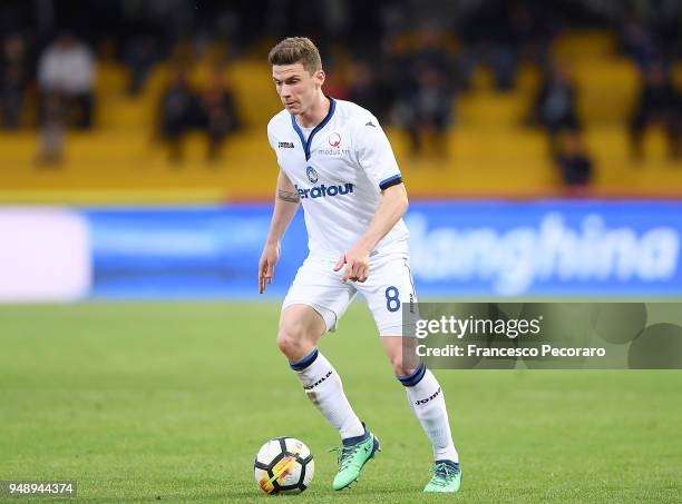 Robin Gosens of Atalanta BC in action during the serie A match between Benevento Calcio and Atalanta BC at Stadio Ciro Vigorito on April 18, 2018 in...