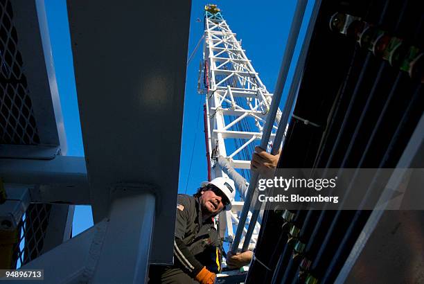 Texas Oil And Gas Drilling Rigs Photos and Premium High Res Pictures ...