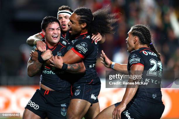 Warriors celebrate the try of Issac Luke during the round seven NRL match between the New Zealand Warriors and the St George Illawarra Dragons at Mt...