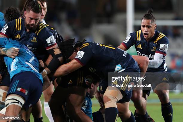 Aaron Smith of the Highlanders directs the scrum during the round 10 Super Rugby match between the Blues and the Highlanders at Eden Park on April...