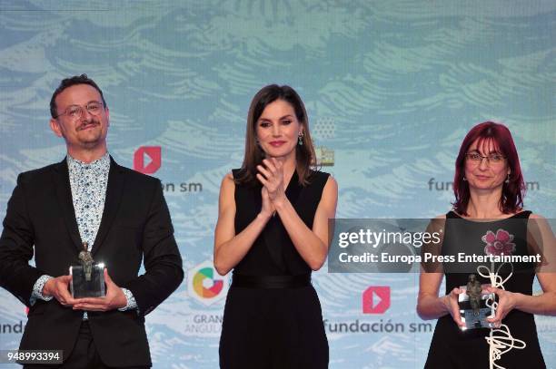 Queen Letizia of Spain attends the SM 'Barco de Vapor' and 'Gran Angular' children and youth literary awards at the Real Casa de Correos on April 18,...