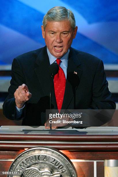 Senator Bob Graham speaks to the third session of the Democratic National Convention in Boston, Massachusetts Wednesday July 28, 2004.
