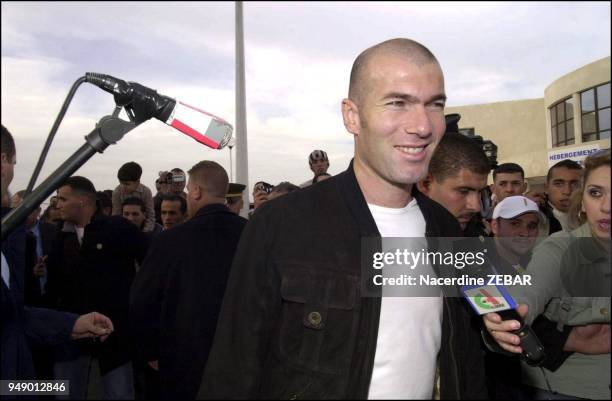 Pour son deuxieme jour en Algerie, Zinedine Zidane, s'est rendu hier apres-midi a Sidi Moussa, une localite distante de 35 km d'Alger, pour visit?...