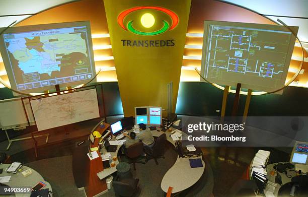 The control room of the Bolivian-Brazilian gas pipeline in Transredes company headquarters in Santa Cruz de la Sierra, Bolivia, July 23, 2004....