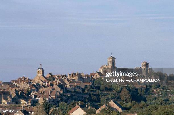 The Basilica of Saint Marie Madeleine in Vezelay , of Roman design and on UNESCO's World Heritage List. Yonne: la basilique Sainte-Marie-Madeleine de...