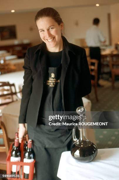 "Châtau Cordeillan-Bages" Relais & Châteaux in Pauillac, where works head chef Thierry MARX. Alison JUNKER, the American wine waitress. Gironde: le...