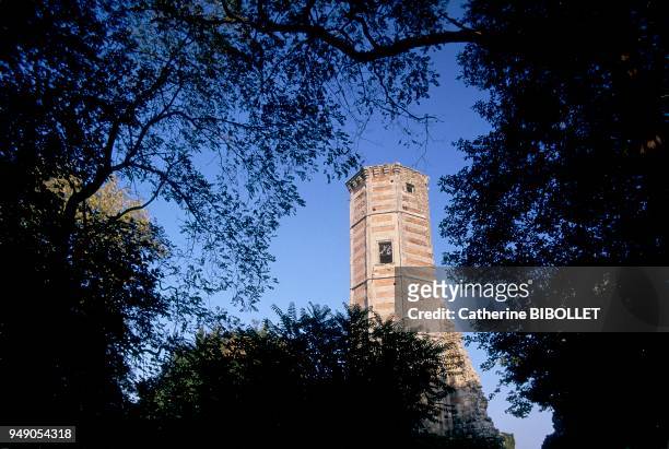 Yvelines, the Anne de Bretagne Tower in Montfort-l'Amaury. Ile-de-France: Yvelines, la Tour d'Anne de Bretagne à Montfrot-l'Amaury.