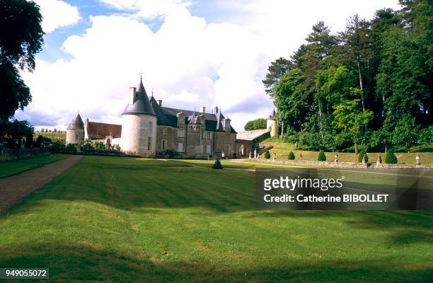 La Chatonnière. A small Renaissance castle built in the hollow of a valley with a view of the Indre and the forest of Chinon, La Chatonnière's six...