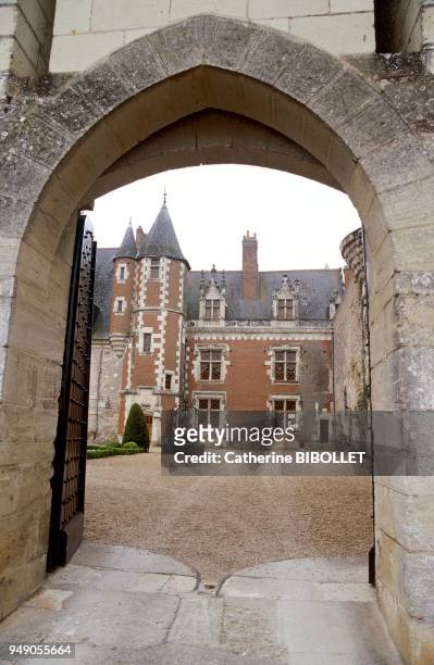 The castle of Luynes. Built in the XIIth century on a rocky spur overlooking the Loire on the site of an ancient fortress, the castle was altered in...