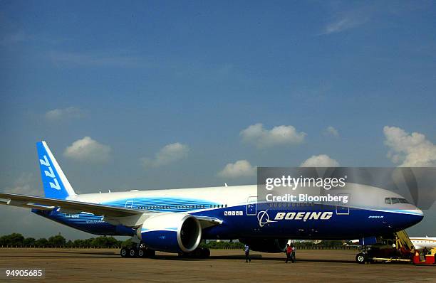 777lr Boeing 777 Lr 200 Photos and Premium High Res Pictures - Getty Images