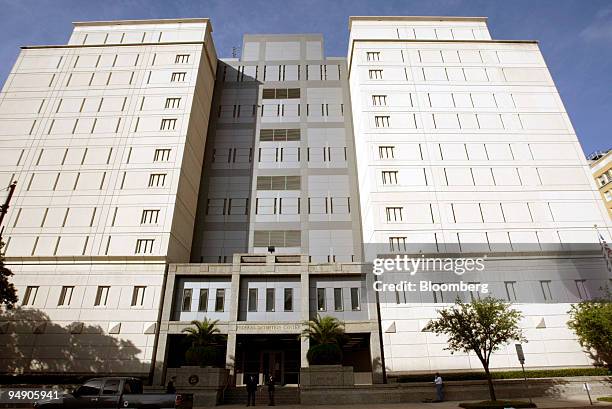 The Federal Detention Center at 1200 Texas Avenue in downtown Houston, Texas Monday July 12, 2004. Lea Fastow, wife of former Enron CFO Andrew...